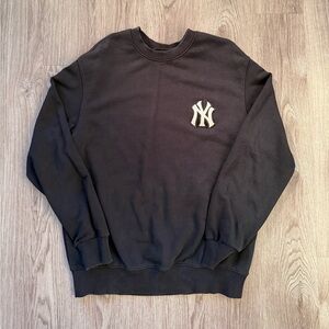 MLB Black Crewneck Sweater with NY Logo